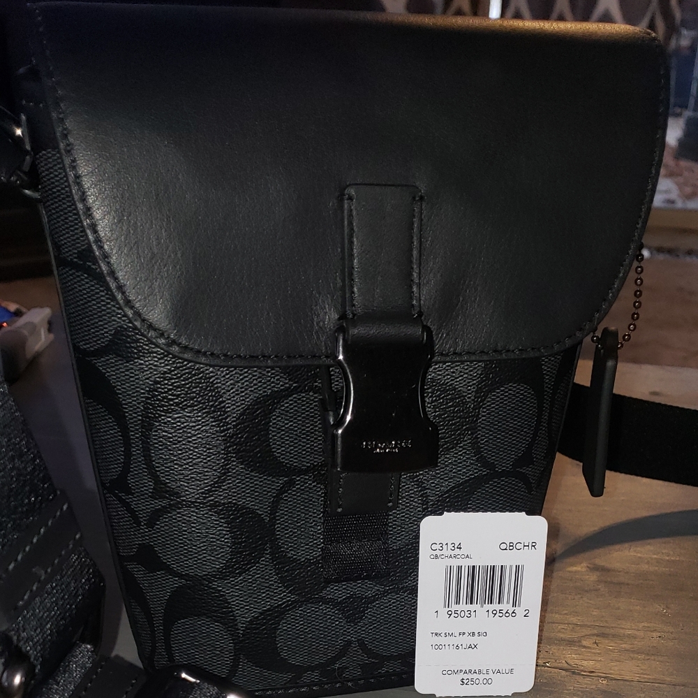 COACH LEATHER CROSSBODY